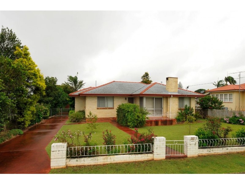 88 Drayton Road, Harristown QLD 4350