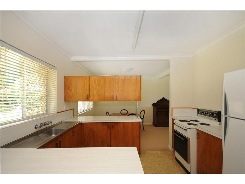 35 Range Street, Mount Lofty QLD 4350