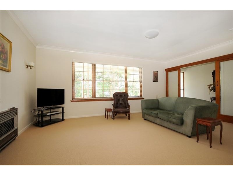 35 Range Street, Mount Lofty QLD 4350