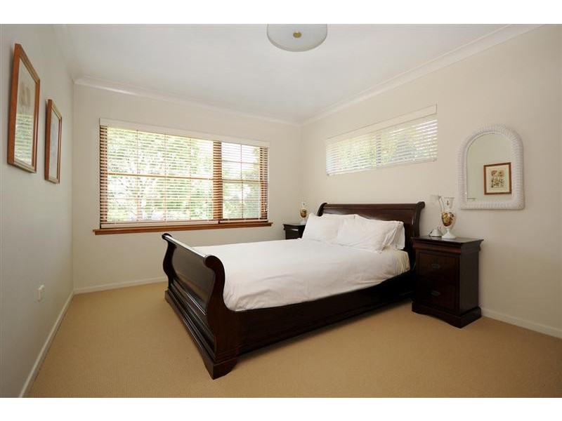 35 Range Street, Mount Lofty QLD 4350