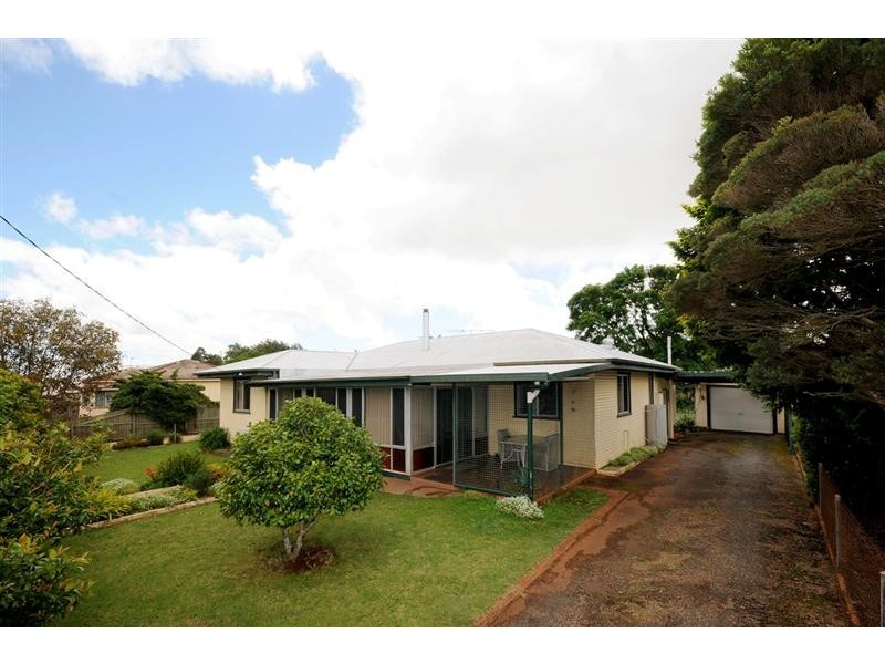 5 Devine Street, Harristown QLD 4350