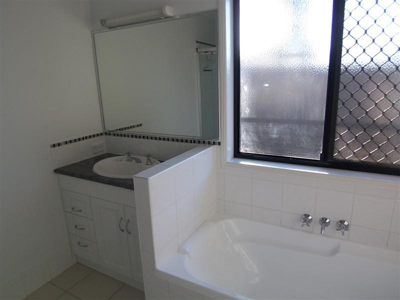 1/17 Rose Street, Wilsonton QLD 4350