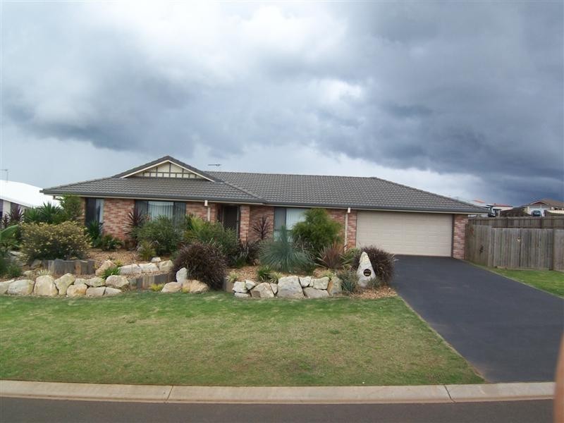 15 Smythe Drive, Highfields QLD 4352
