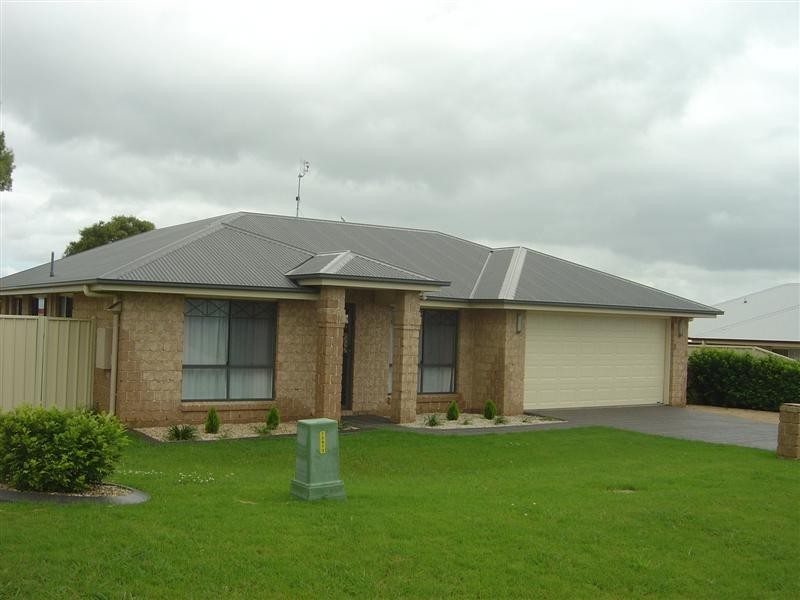 17 Whitman Street, Westbrook QLD 4350