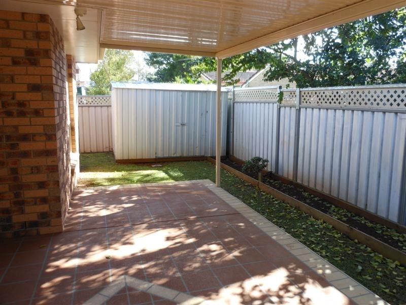 2/9a Gatfield street, Newtown QLD 4350