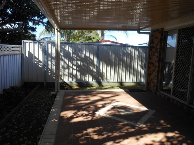 2/9a Gatfield street, Newtown QLD 4350