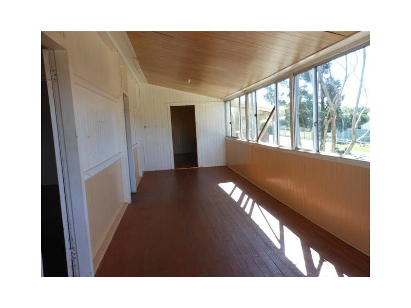 19a Hillside Street, Newtown QLD 4350