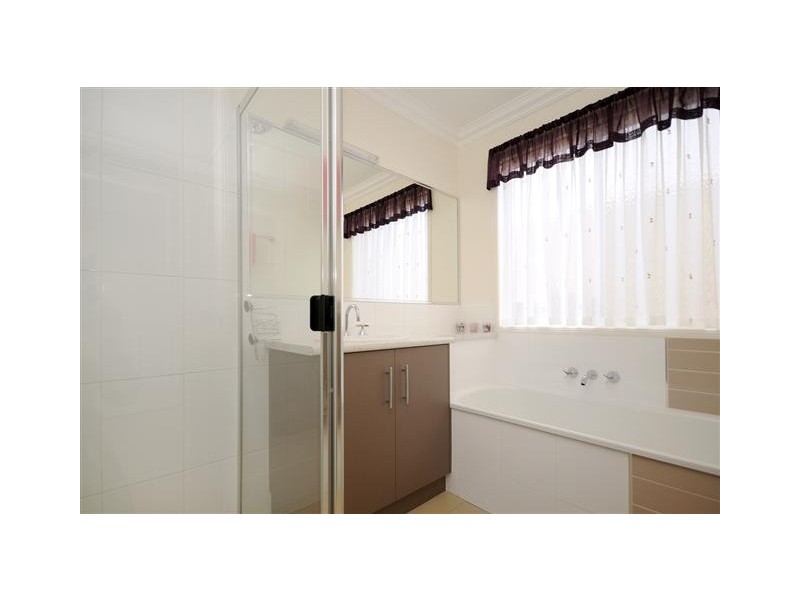 4 Ace Drive, Glenvale QLD 4350