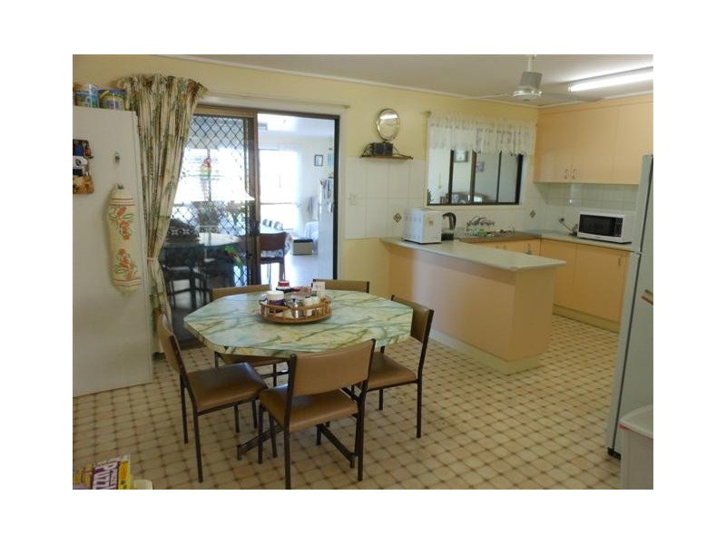 1194 Clifton-Pittsworth Rd, Clifton QLD 4361
