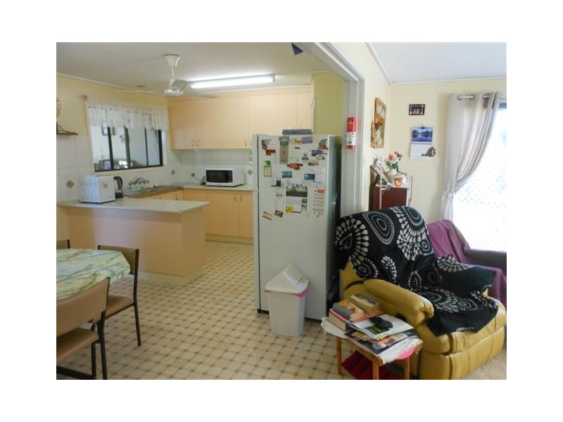 1194 Clifton-Pittsworth Rd, Clifton QLD 4361