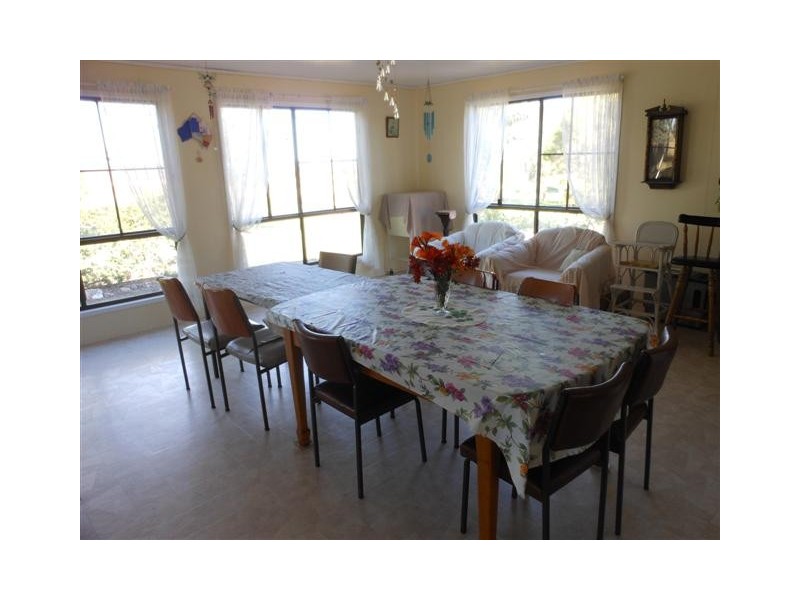 1194 Clifton-Pittsworth Rd, Clifton QLD 4361
