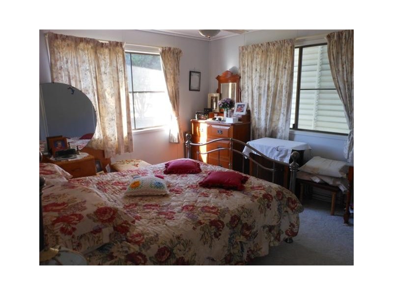 1194 Clifton-Pittsworth Rd, Clifton QLD 4361