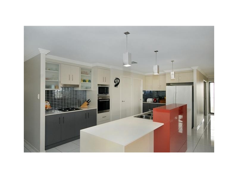 14 Plover Court, Highfields QLD 4352