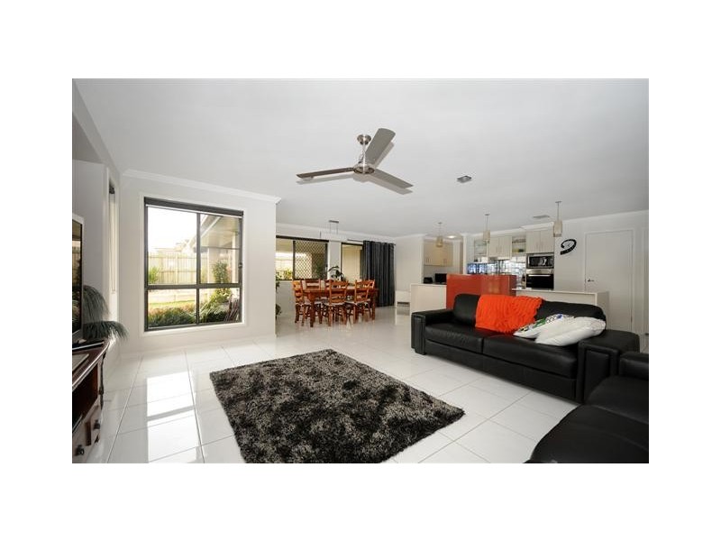 14 Plover Court, Highfields QLD 4352