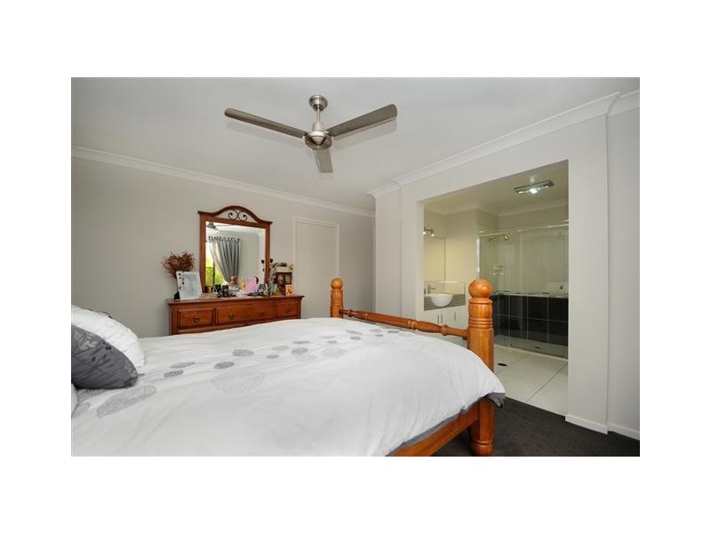 14 Plover Court, Highfields QLD 4352