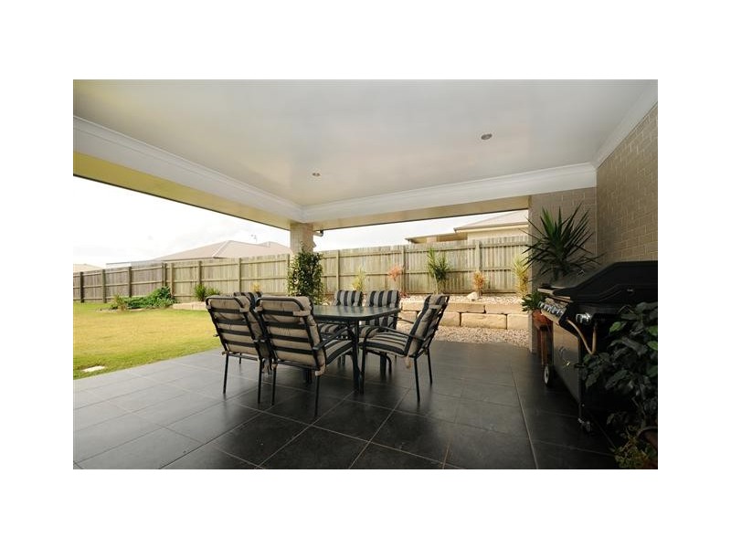 14 Plover Court, Highfields QLD 4352