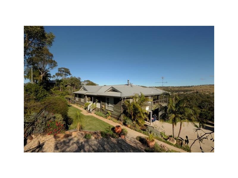 9 Hillview Court, Top Camp QLD 4350