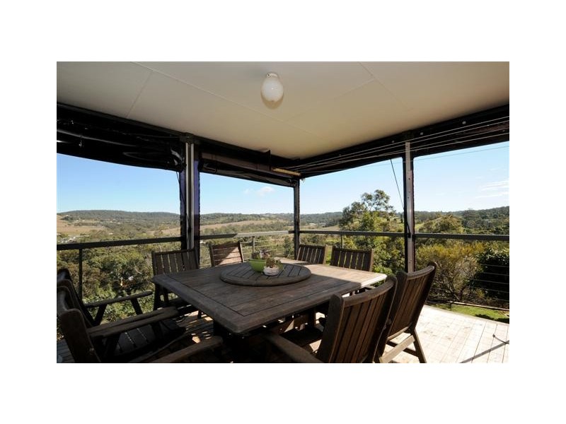 9 Hillview Court, Top Camp QLD 4350