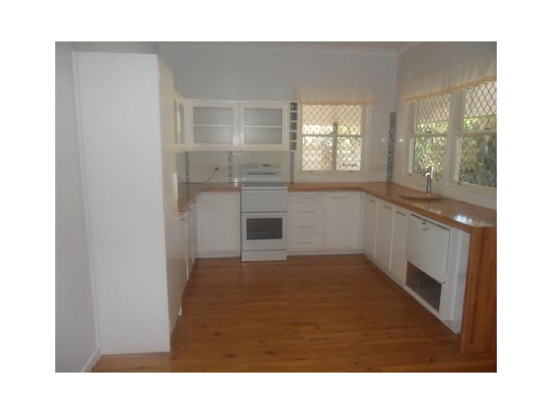 52A Taylor Street, Newtown QLD 4350