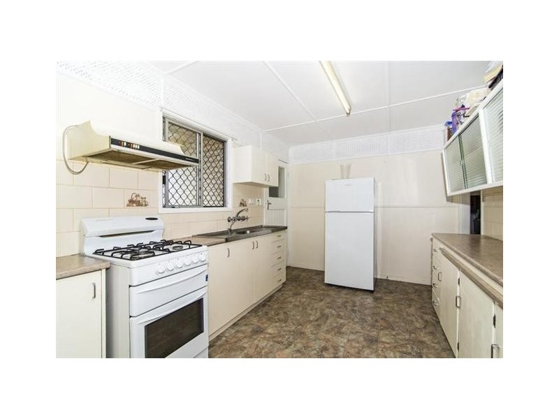 6 Hanlon Street, Newtown QLD 4350