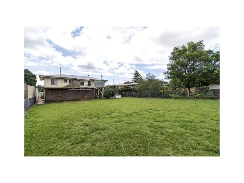 6 Hanlon Street, Newtown QLD 4350