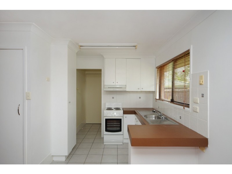 5 Hinkler Cres, Wilsonton QLD 4350