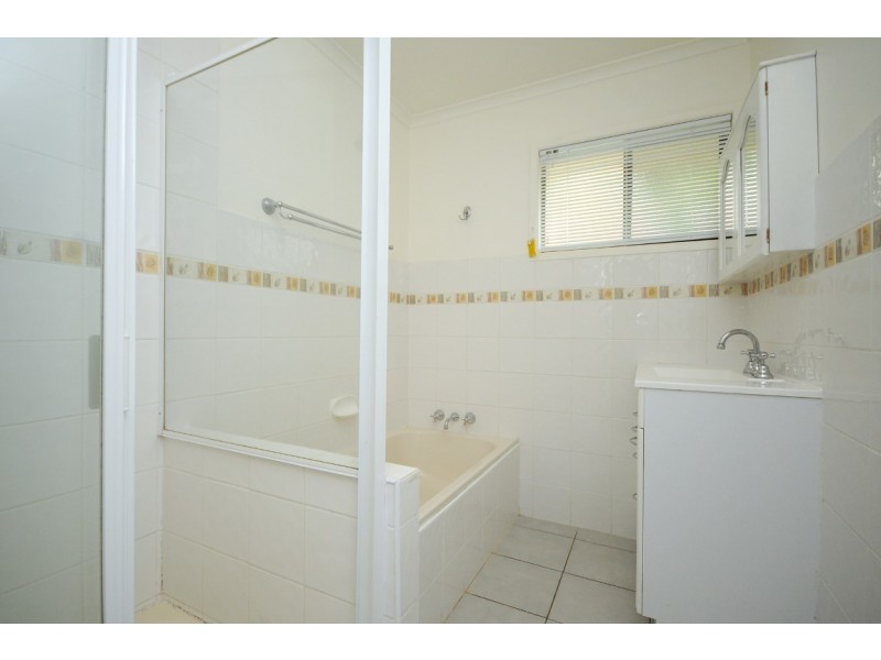 5 Hinkler Cres, Wilsonton QLD 4350