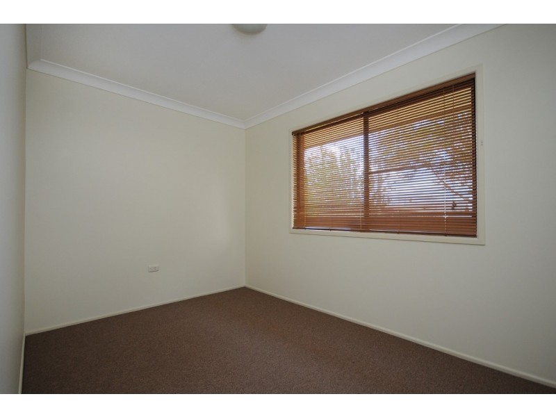 5 Hinkler Cres, Wilsonton QLD 4350