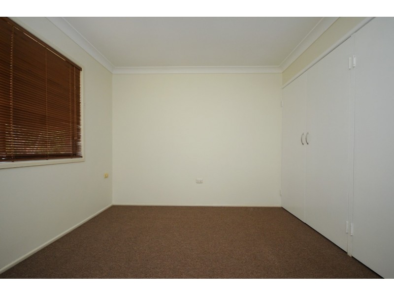 5 Hinkler Cres, Wilsonton QLD 4350