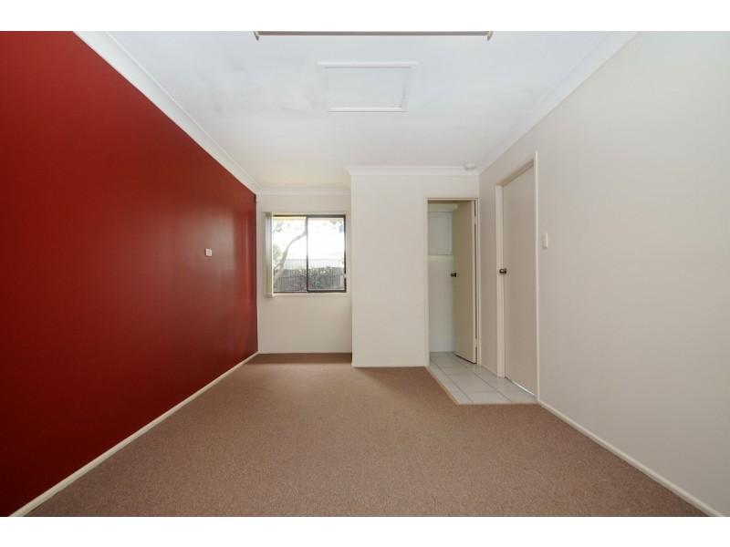 5 Hinkler Cres, Wilsonton QLD 4350