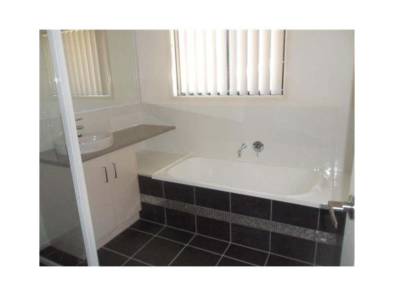 17 Sandalwood Drive, Glenvale QLD 4350