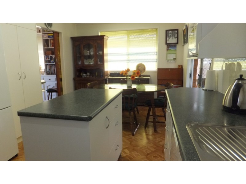 43 Sardon Street, Centenary Heights QLD 4350