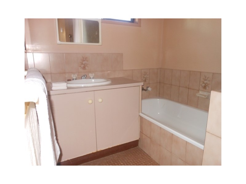 16 Redwood Street, Newtown QLD 4350