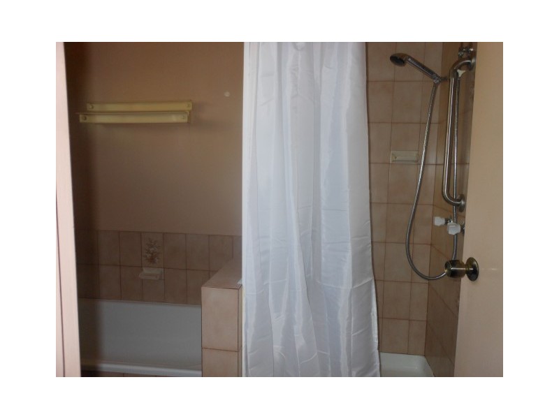 16 Redwood Street, Newtown QLD 4350