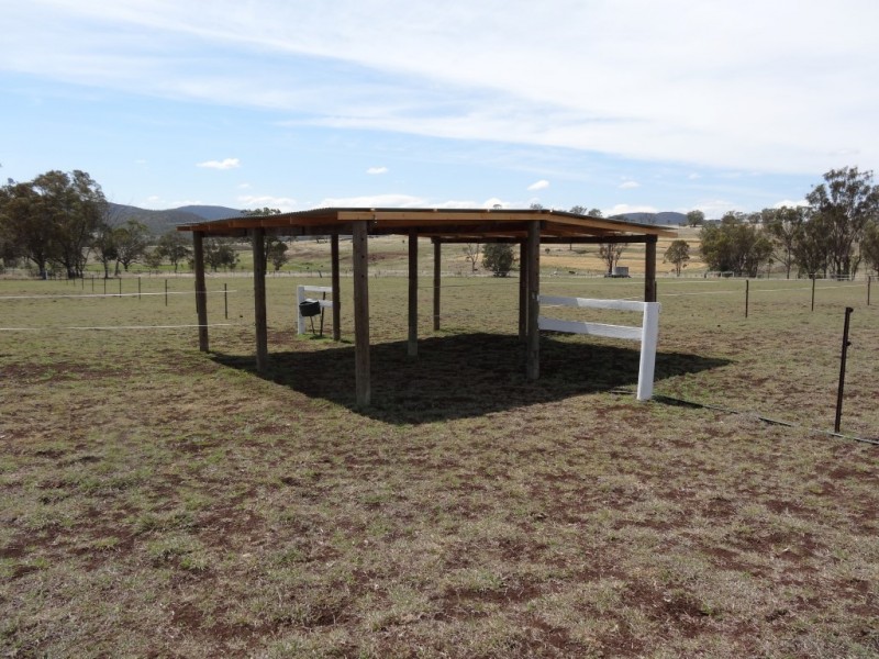 869 Saddletop Road, Upper Pilton QLD 4361