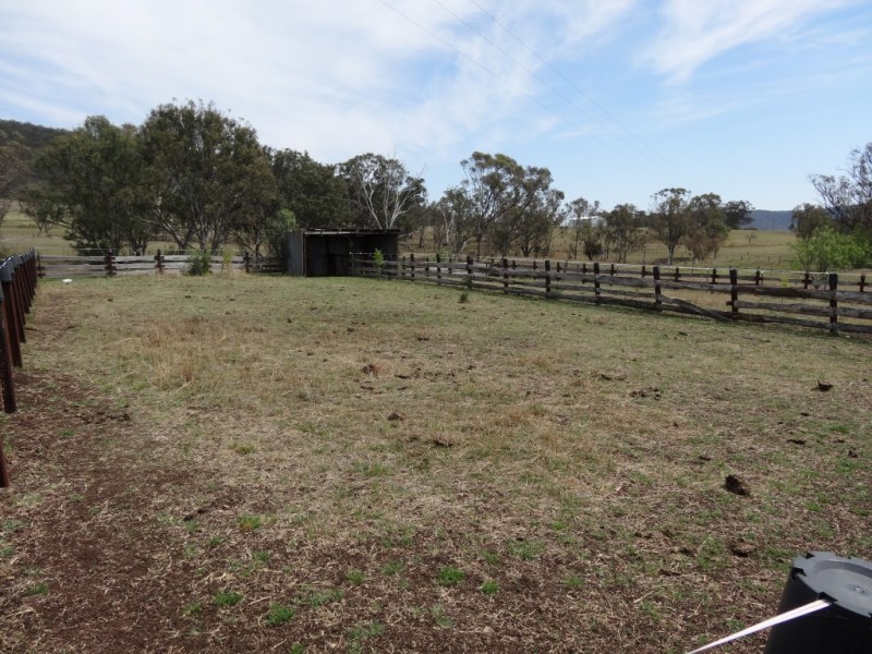 869 Saddletop Road, Upper Pilton QLD 4361