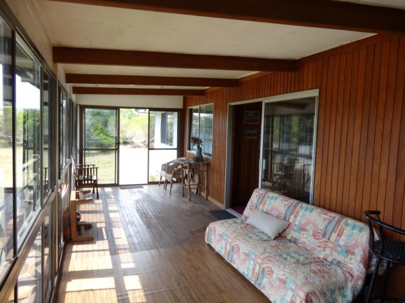 869 Saddletop Road, Upper Pilton QLD 4361