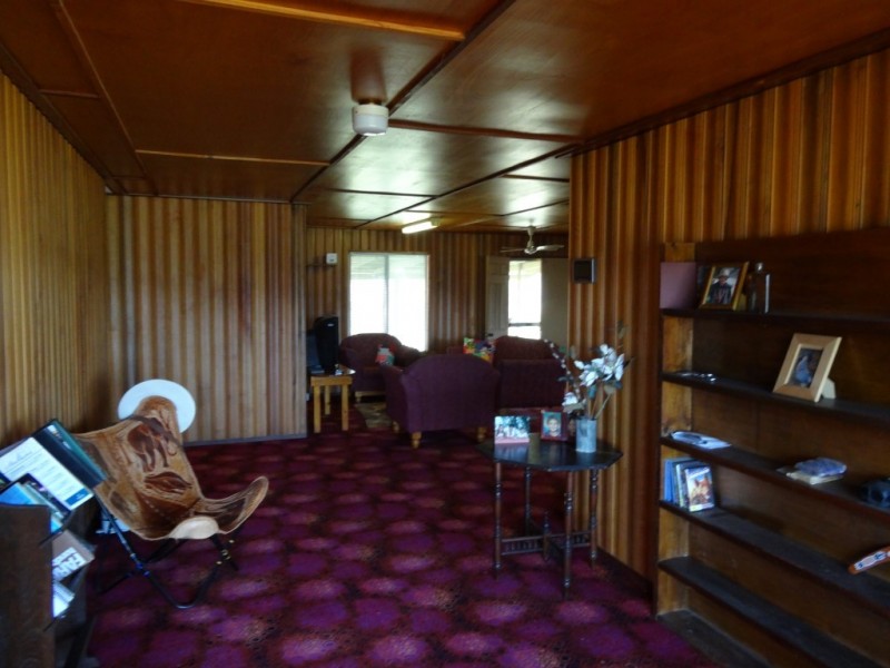 869 Saddletop Road, Upper Pilton QLD 4361