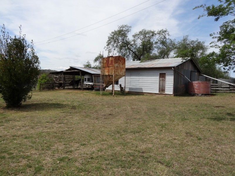 869 Saddletop Road, Upper Pilton QLD 4361