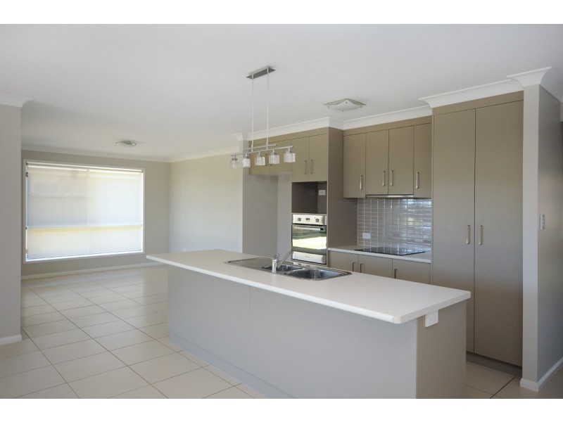 17 Opperman Drive, Kearneys Spring QLD 4350