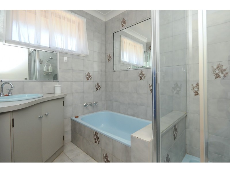 5 Amber Court, Darling Heights QLD 4350
