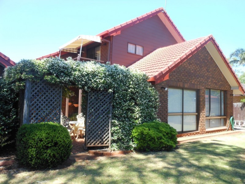 5 Amber Court, Darling Heights QLD 4350