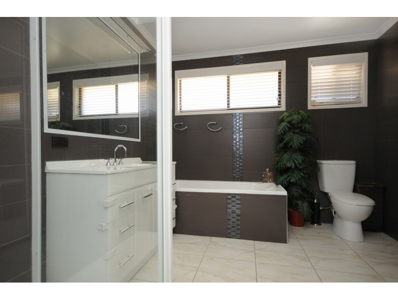 10 Palm Court, Rangeville QLD 4350