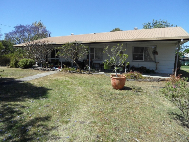 23 John Street, Southbrook QLD 4363