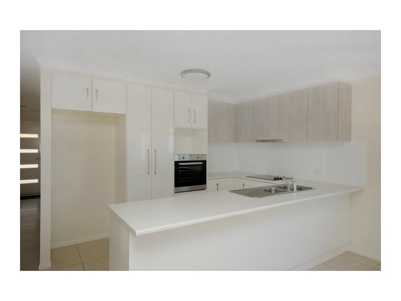 Unit 1 and 2/3 Esmond Street, Rockville QLD 4350