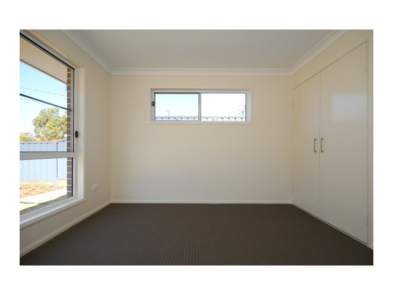Unit 1 and 2/3 Esmond Street, Rockville QLD 4350