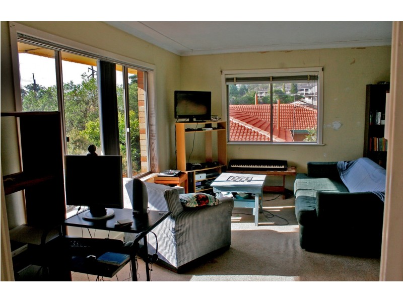 2 Esther Street, Mount Lofty QLD 4350
