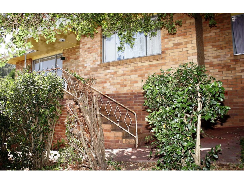 2 Esther Street, Mount Lofty QLD 4350