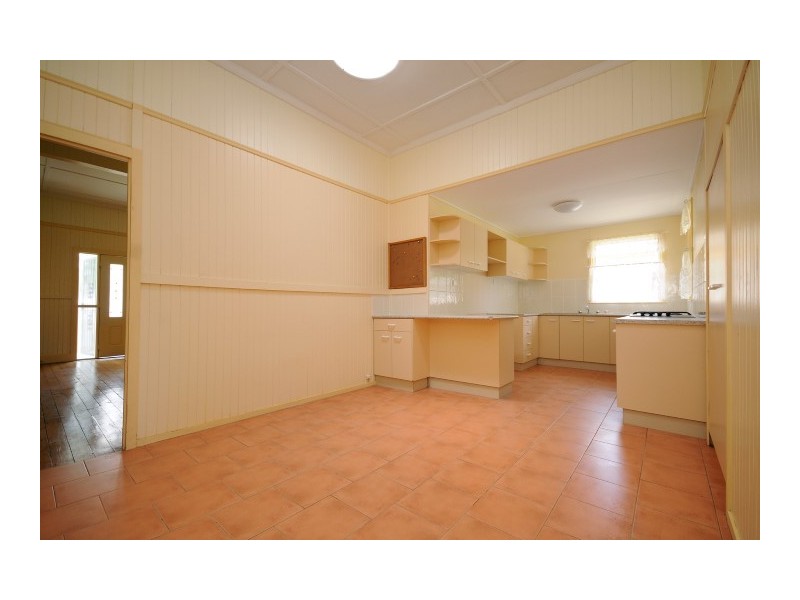 40 Wallace Street, Newtown QLD 4350