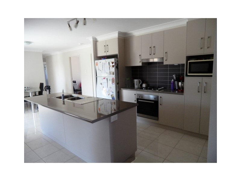 24 Petersens Road, Kingsthorpe QLD 4400